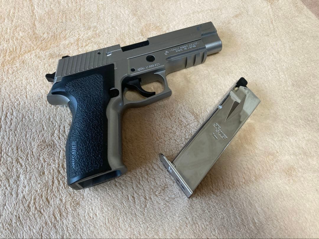 SIG SAUER P226 E2 ステンレスモデル　ガスガン