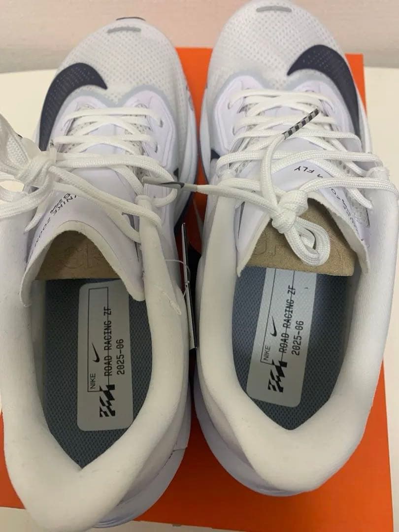 【未使用】NIKEズームフライ6 27.5cm