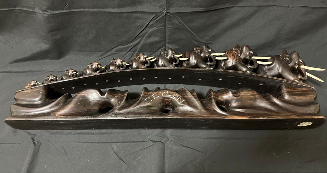 手彫りの象の彫刻 - 高品質エボニー製アート作品（スリランカ製）