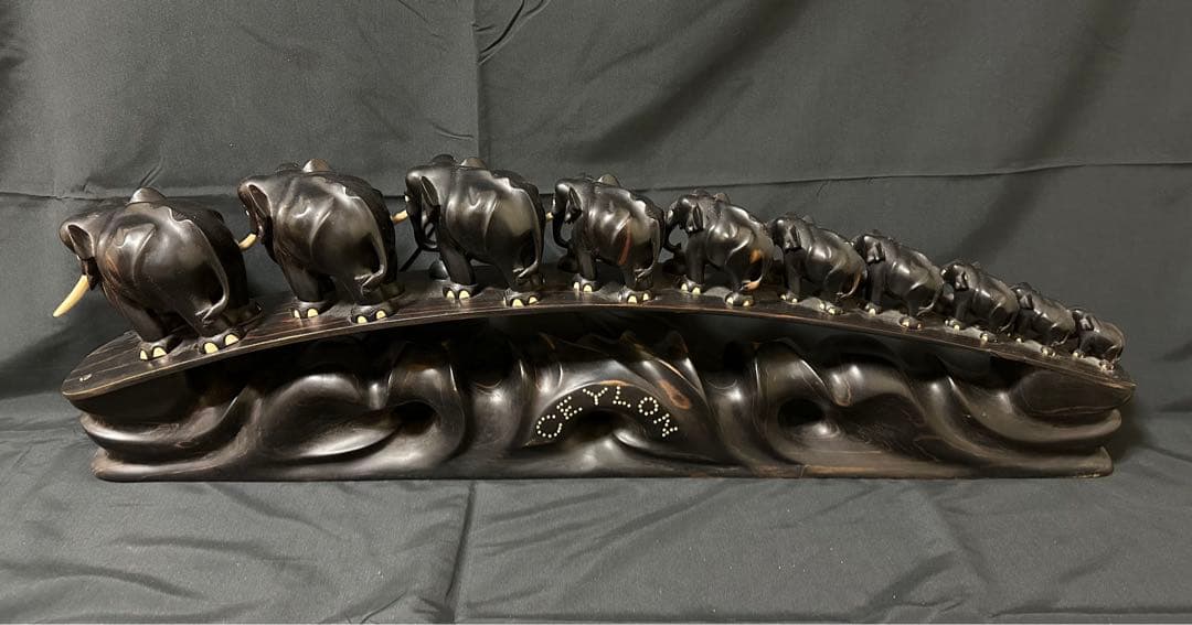 手彫りの象の彫刻 - 高品質エボニー製アート作品（スリランカ製）