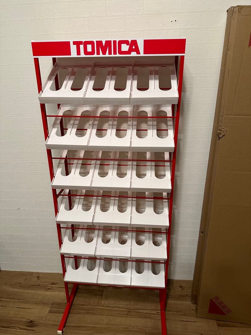 トミカ　陳列棚