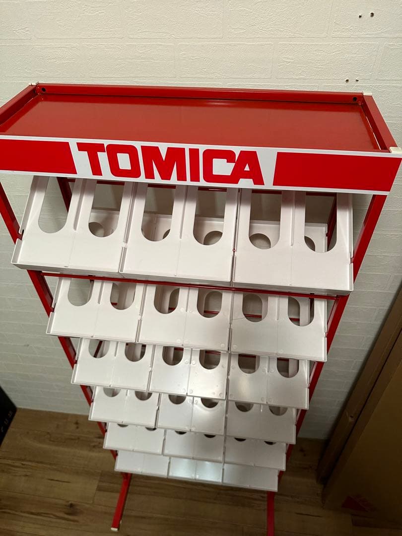 トミカ　陳列棚