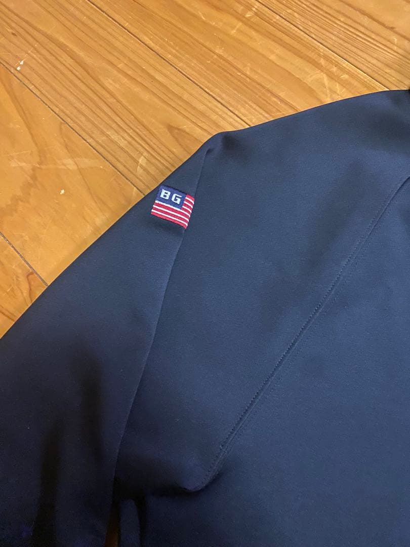 BRIEFING ブリーフィング　黒で背中に3Dロゴが付いた襟付きトレーナー L