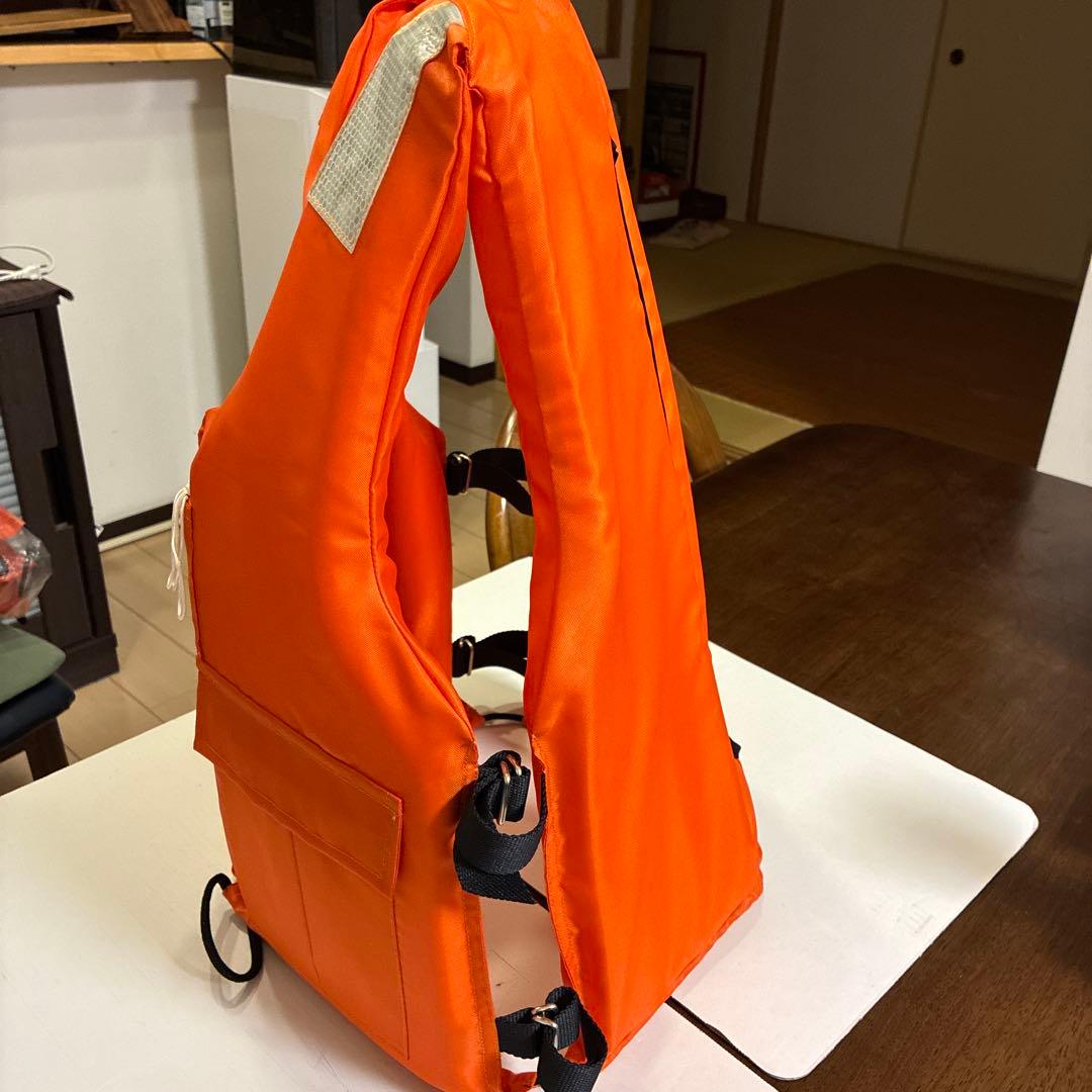 日本救命器具株式会社　日本船舶用 ライフジャケット　赤色　 2セット　での販売