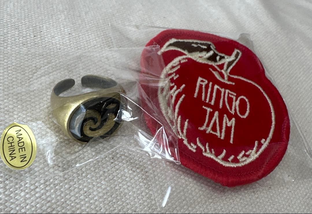 【即日発送】ミセス JAMS くじ スカーフリング、ワッペン赤