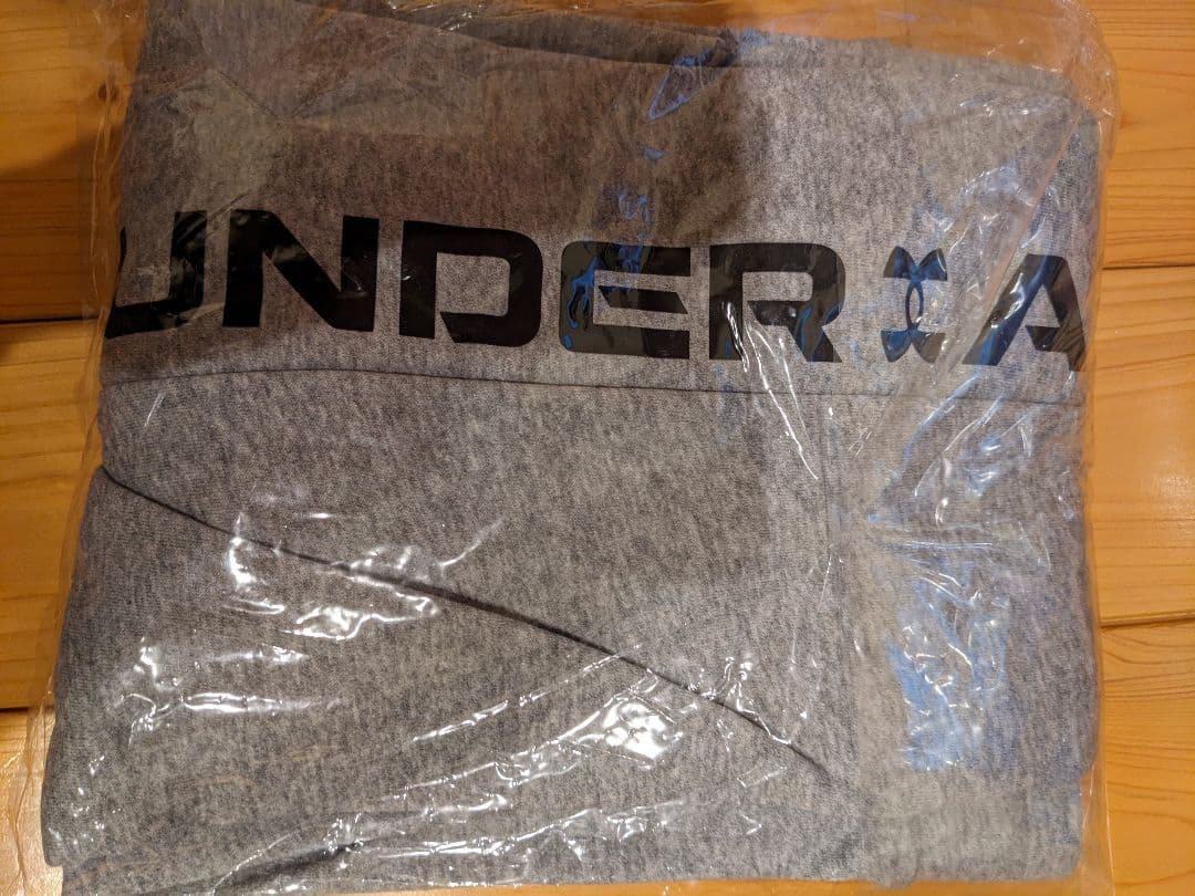 新品未開封★アンダーアーマー福袋2023 レディースS 4点