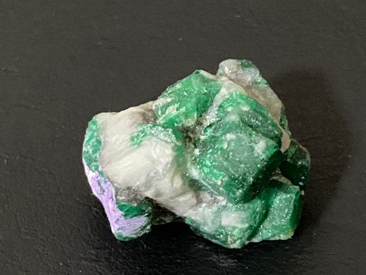 エメラルド　11g