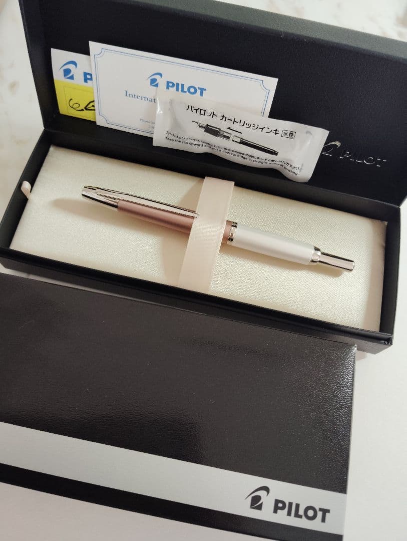 キャップレス デシモ 万年筆 パイロット ツートーンカラー ピンク×ホワイト