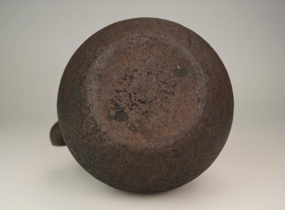 萬龍堂造　玉泉仙史 蘭紋「幽香清韻」丸形小鉄瓶　小振り　小ぶり