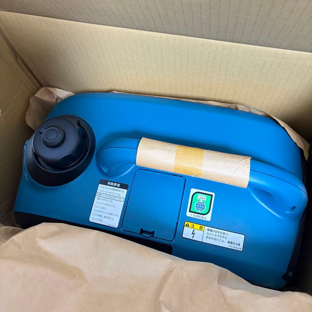 Makita エンジン発電機 EG0900IS 出力0.9k VA未使用品