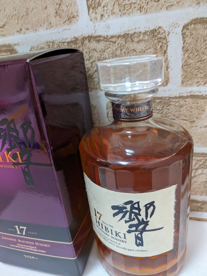 【新品未使用】響　17年　hibiki 700ml サントリー　ウイスキー