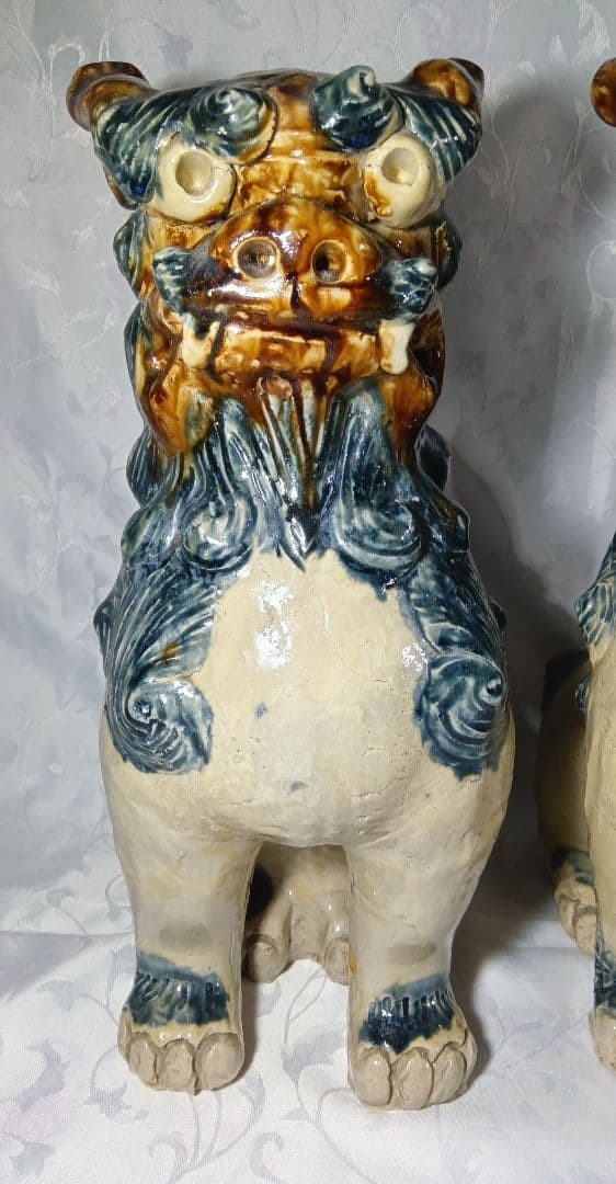 シーサー　38cm高　大型　陶器製 獅子の置物 青白