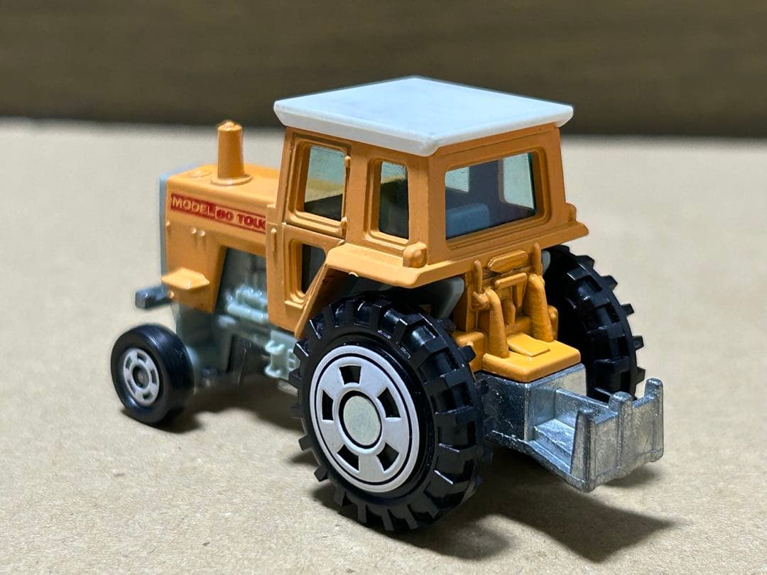 日本製 トミカ アメリカン ファーム トラクター