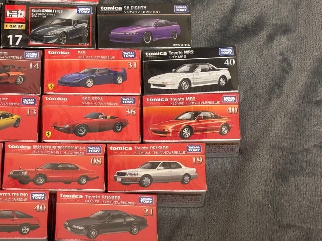 トミカプレミアム (発売記念仕様含む) 17台まとめ売り