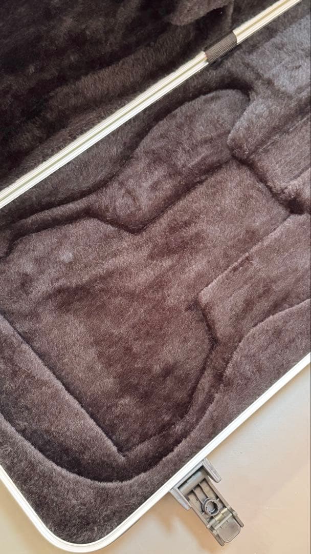 SKB TSA002 ギターハードケース 鍵無　新品クロス2枚付き　美品