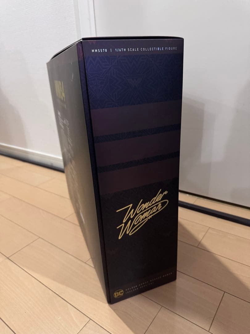 ホットトイズ ワンダーウーマン ゴールドアーマー版 ボーナスアクセサリー付 新品