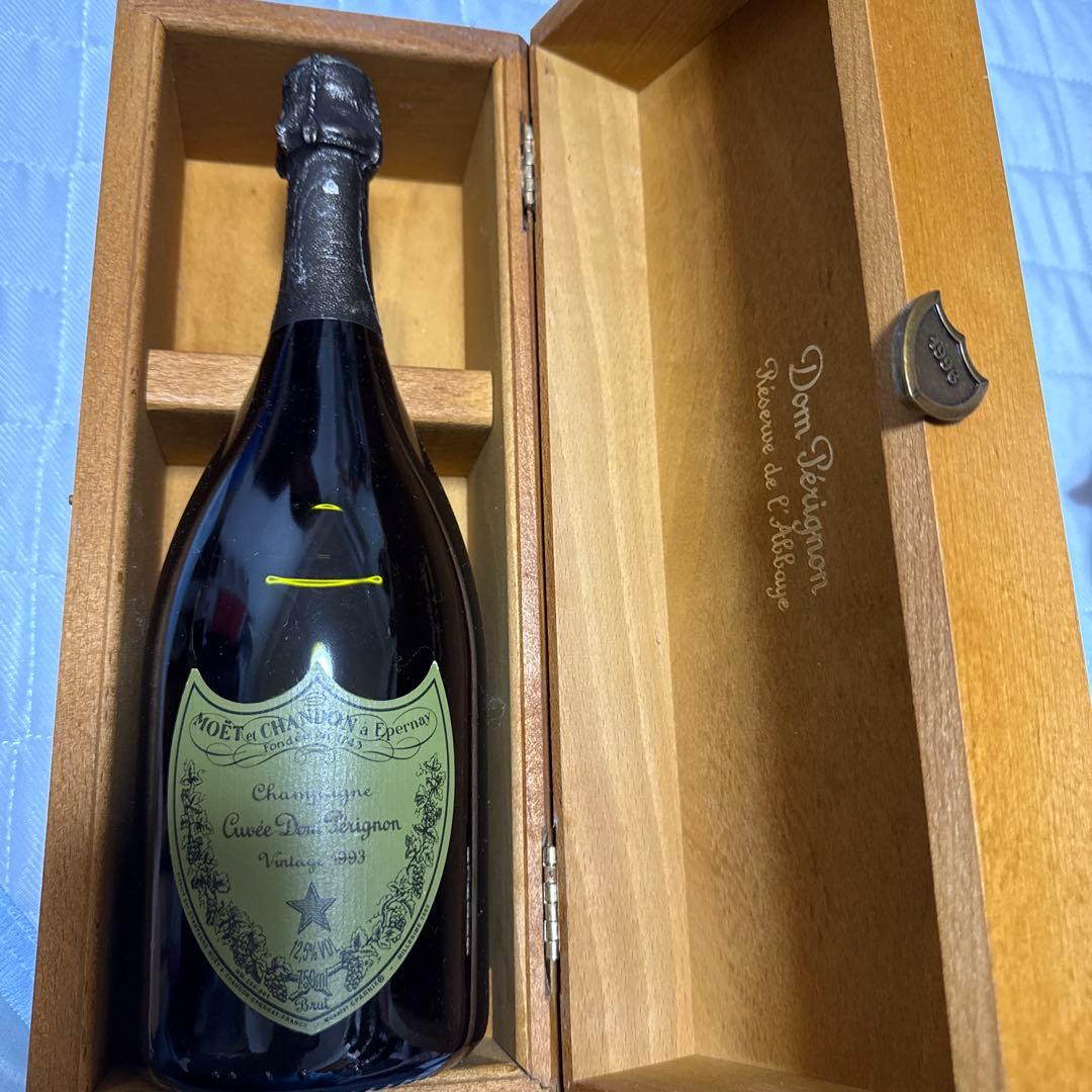 ドン・ペリニョン シャンパン 1993年 (木箱入り1996年)