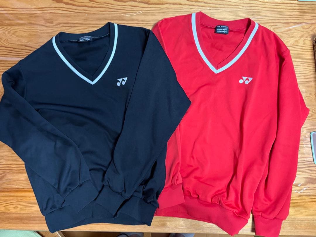 YONEX トレーナー　Lサイズ 黒 赤
