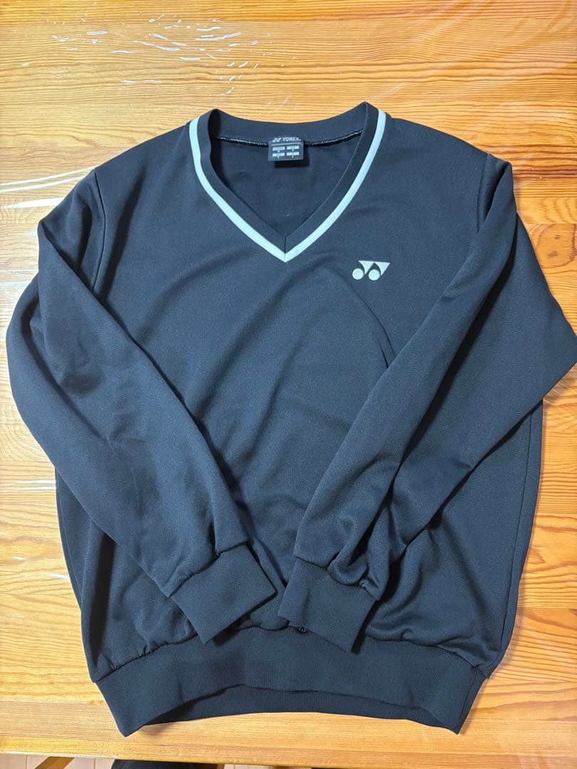 YONEX トレーナー　Lサイズ 黒 赤