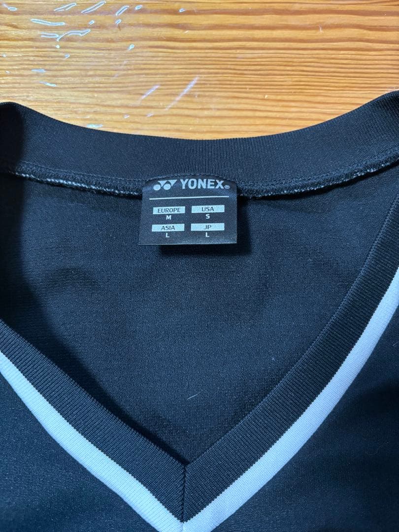 YONEX トレーナー　Lサイズ 黒 赤