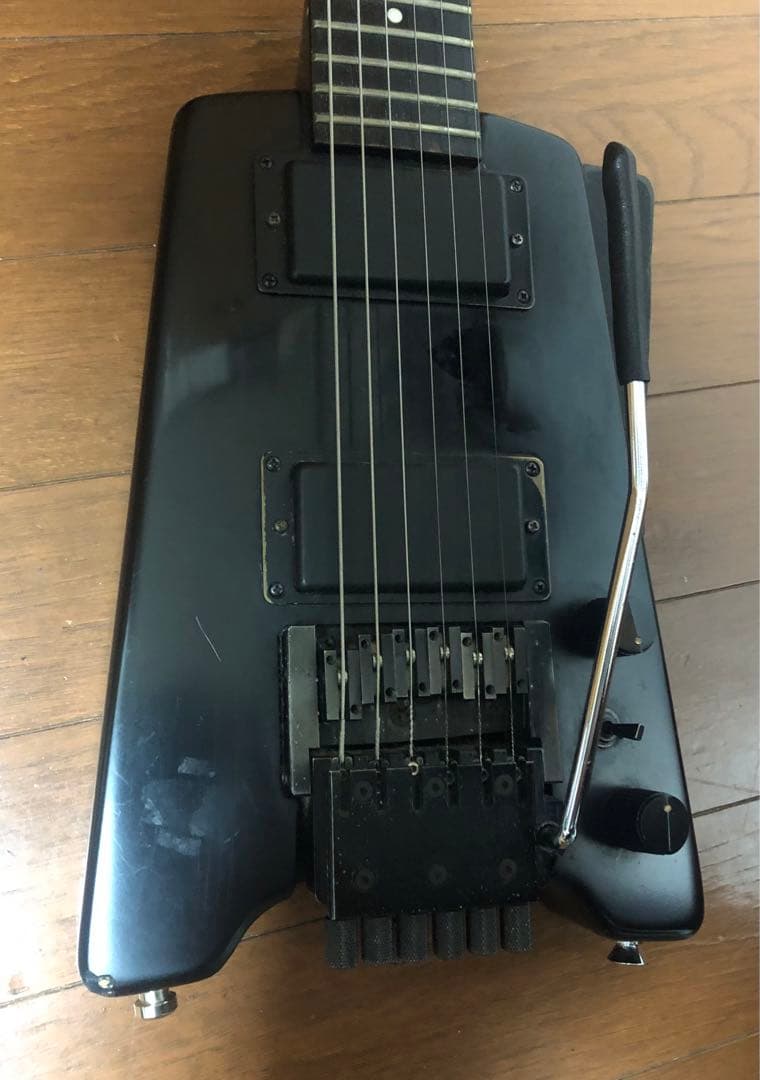 ヘッドレスギター　スタインバーガータイプ　プレイアビリティ良好￼ 調弦￼￼フリー