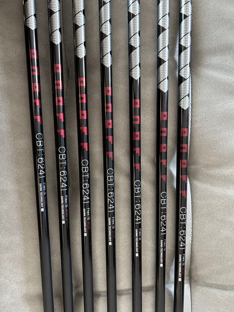 オノフ　onoff Kuro 2024アイアンセット 4-PW カーボンシャフト