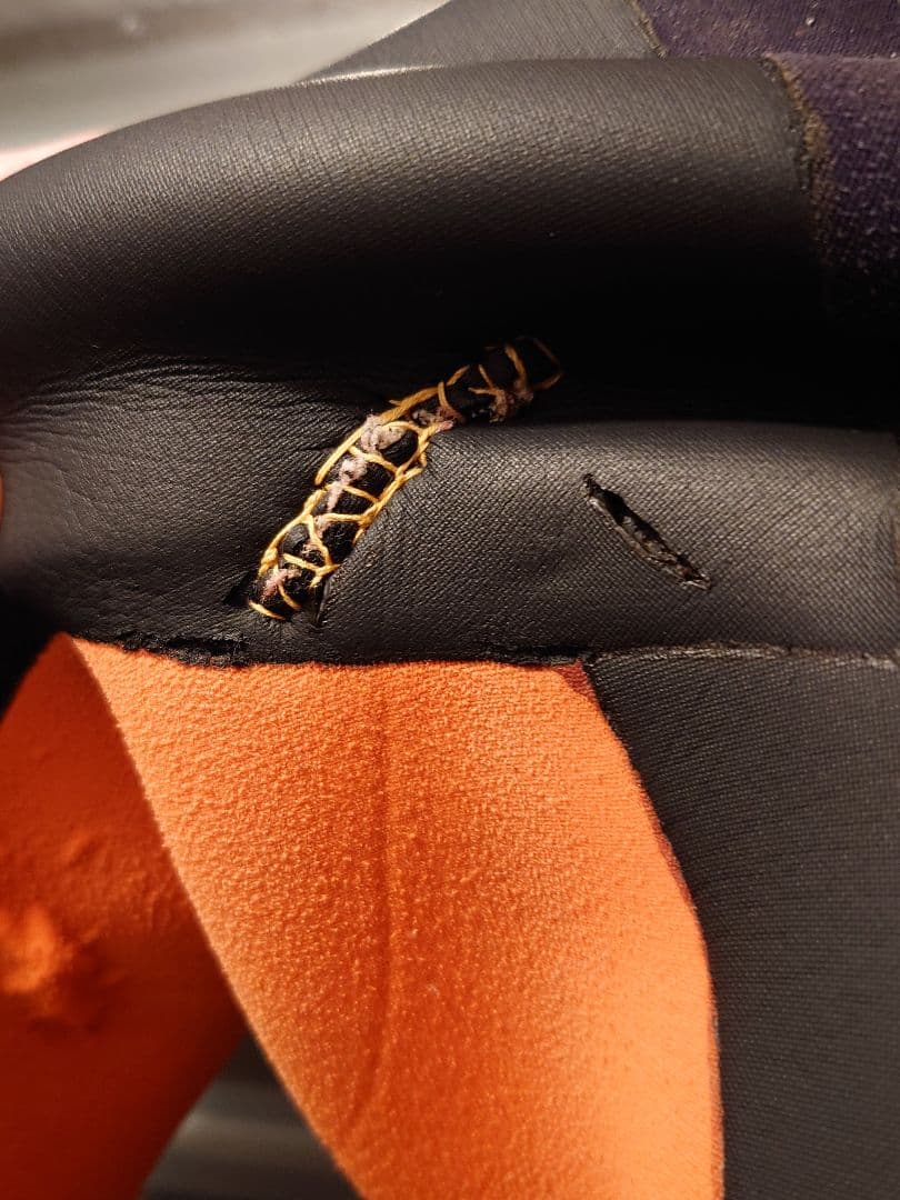 リップカール 冬用 電熱線ベストウエットスーツセット