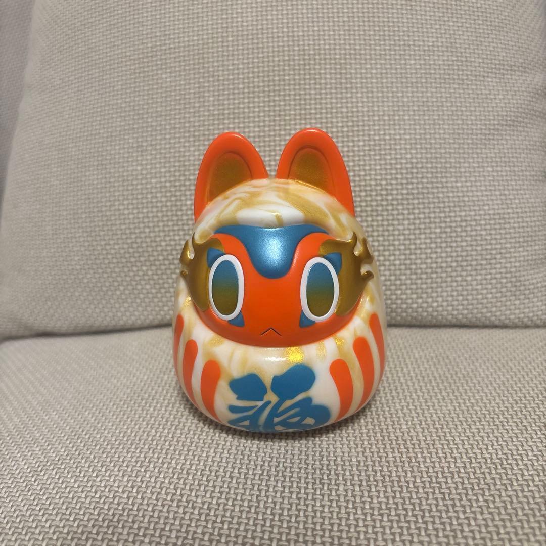 照紗　イヌハリダルマ　犬張達磨　ソフビ　ホワイトゴールドマーブル