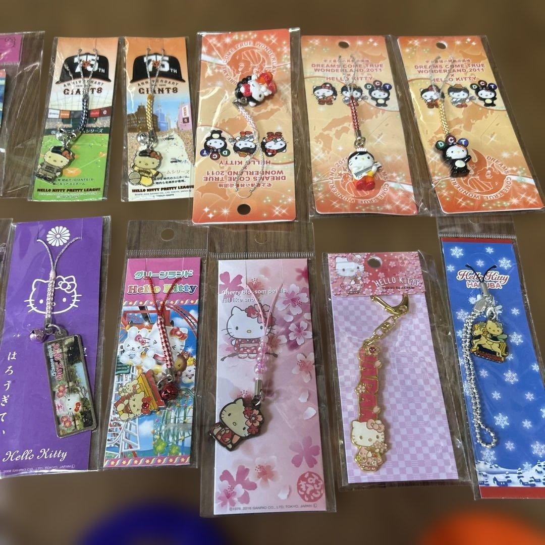 キティ根付けストラップ　❸