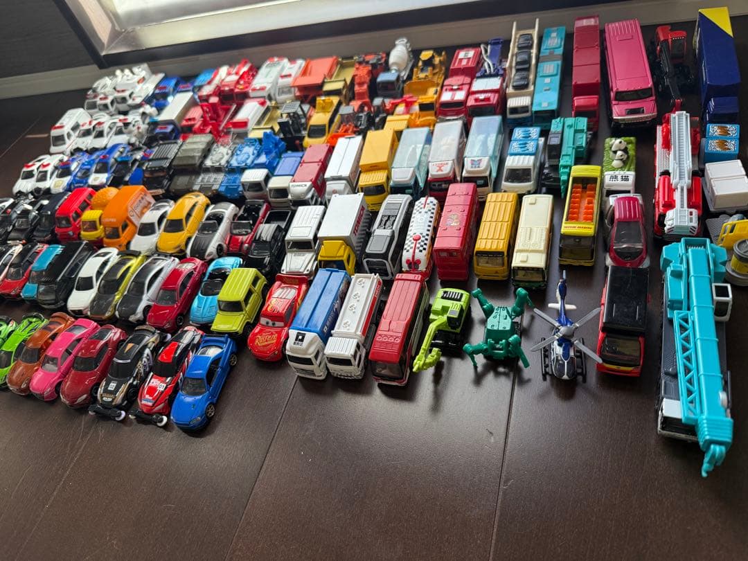 トミカまとめ売り　ロング11台　トミカ111台