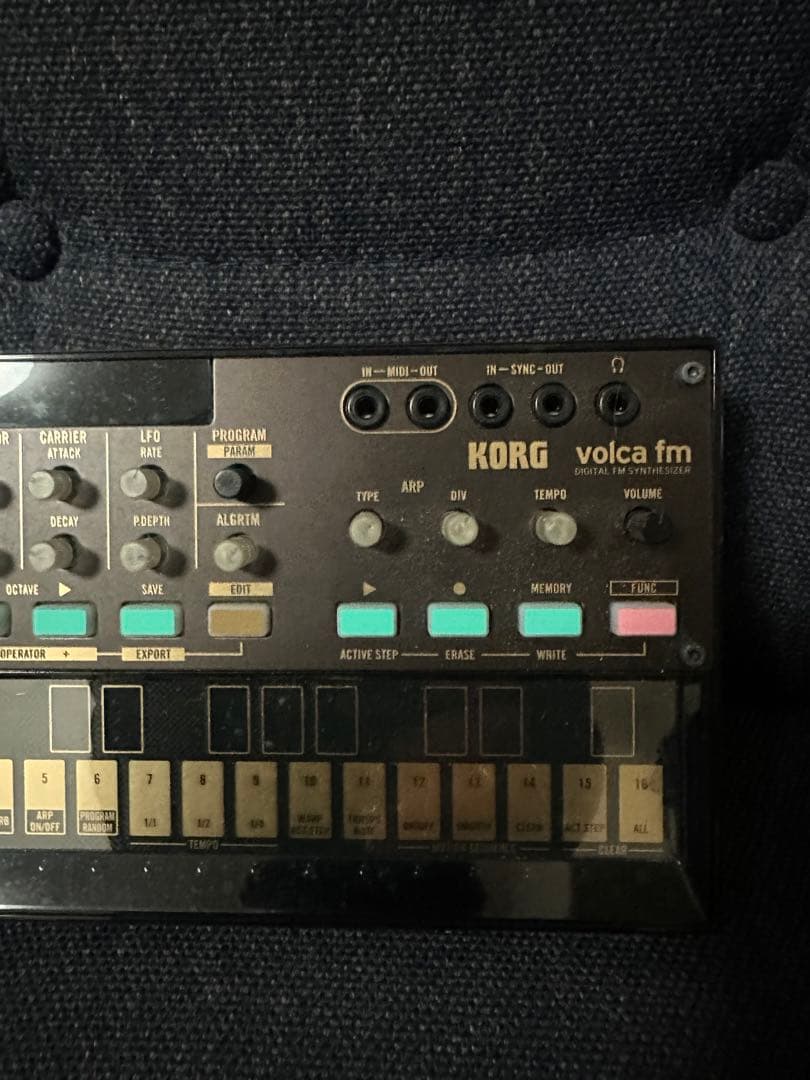 Korg Volca FM2、FM-2、シンセサイザー、シーケンサー