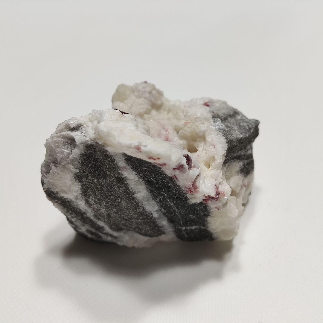 希少！　パワーストーン　シナバー　辰砂　原石　天然石　104g　No.560