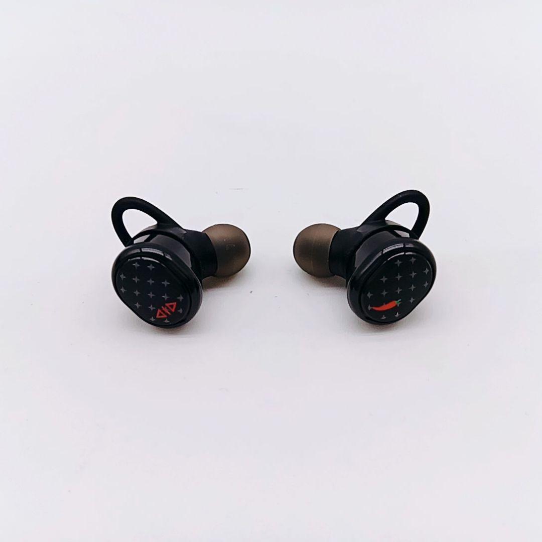 【販売終了品】 三枝明那 ONKYOコラボ ワイヤレスイヤホン 充電器付き