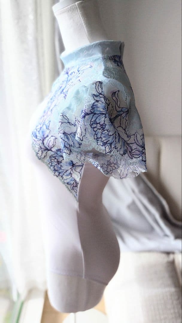 再販)Ｓ～Ｍ／華やかな青い花が浮かび上がるサックスブルーと白娘役ドレスレオタード