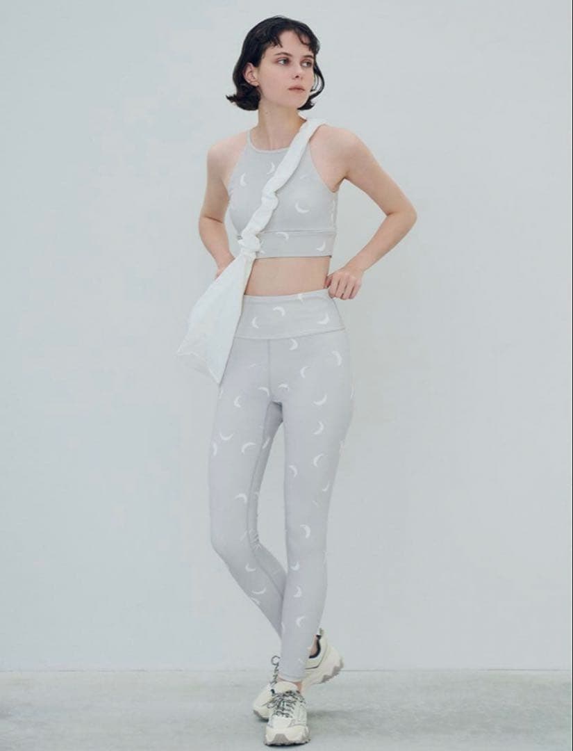 さ*ぁ様 emmi★完売福袋★ハッピーヨガセット★未開封新品★タグ付き★グレー★