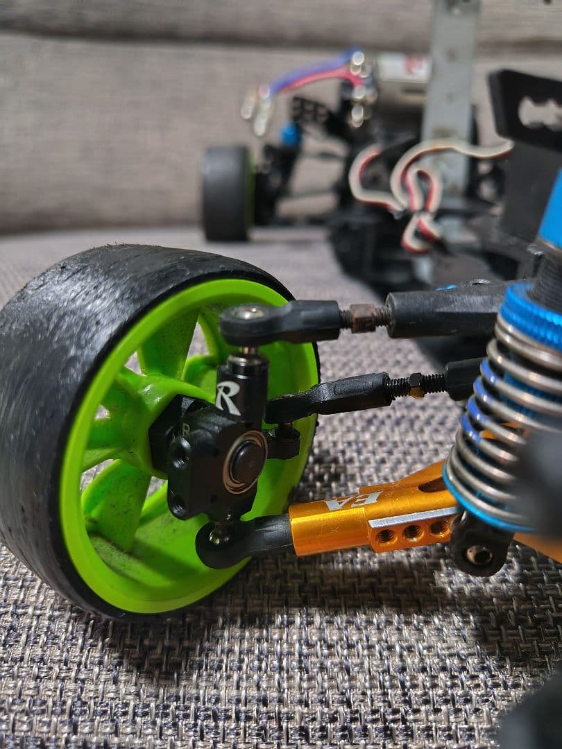 SakuraD5　MR RRシャーシ　２台セット　RaveDナックル欠品あり