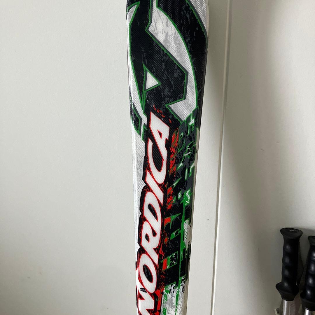 ノルディカ　スキー板、ストック