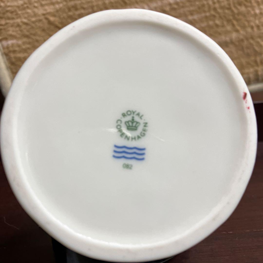 ロイヤルコペンハーゲン　 冬の少女とクリスマスプレゼント