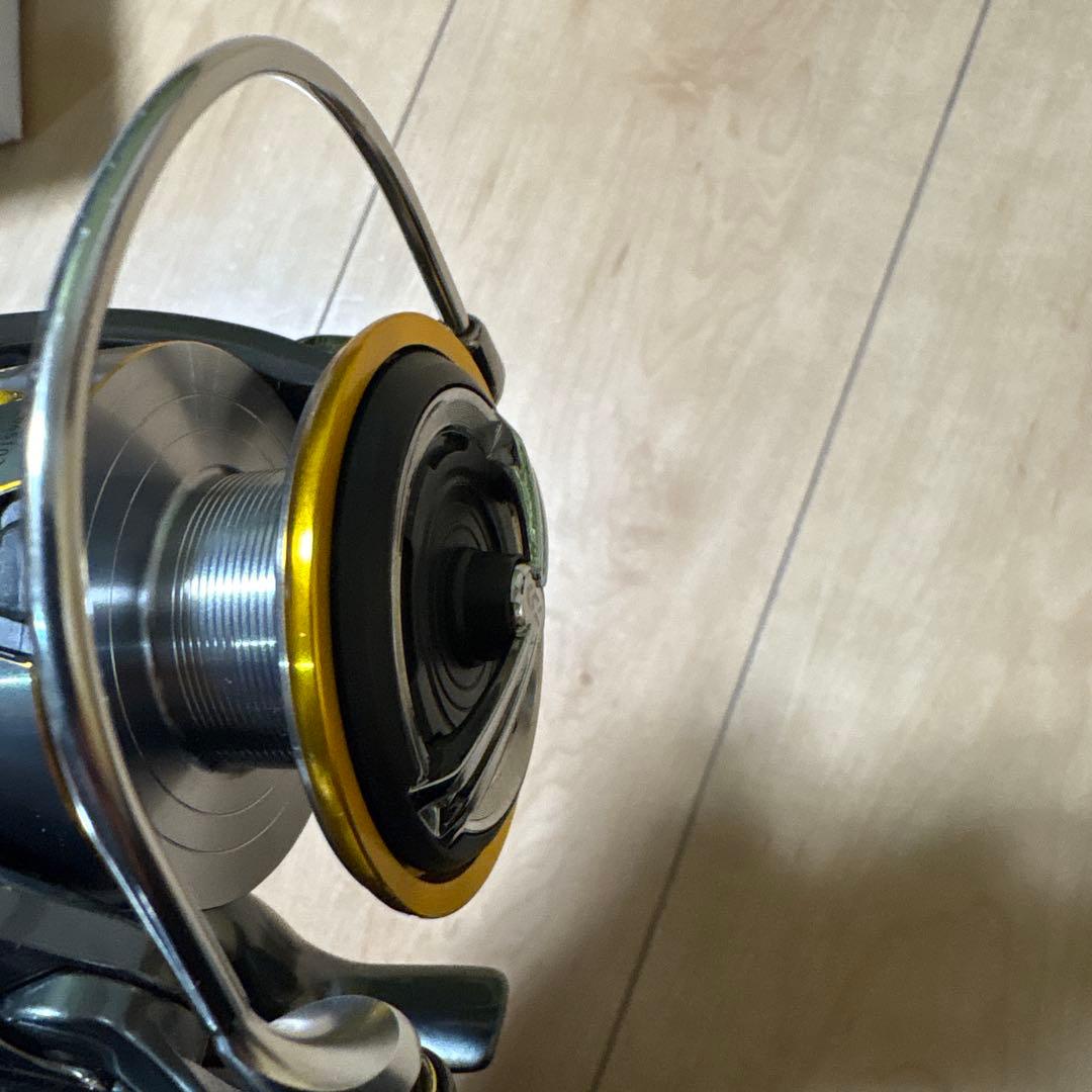 ダイワ 18ブラストLT5000D ドレスリールスタンド付　中古リール