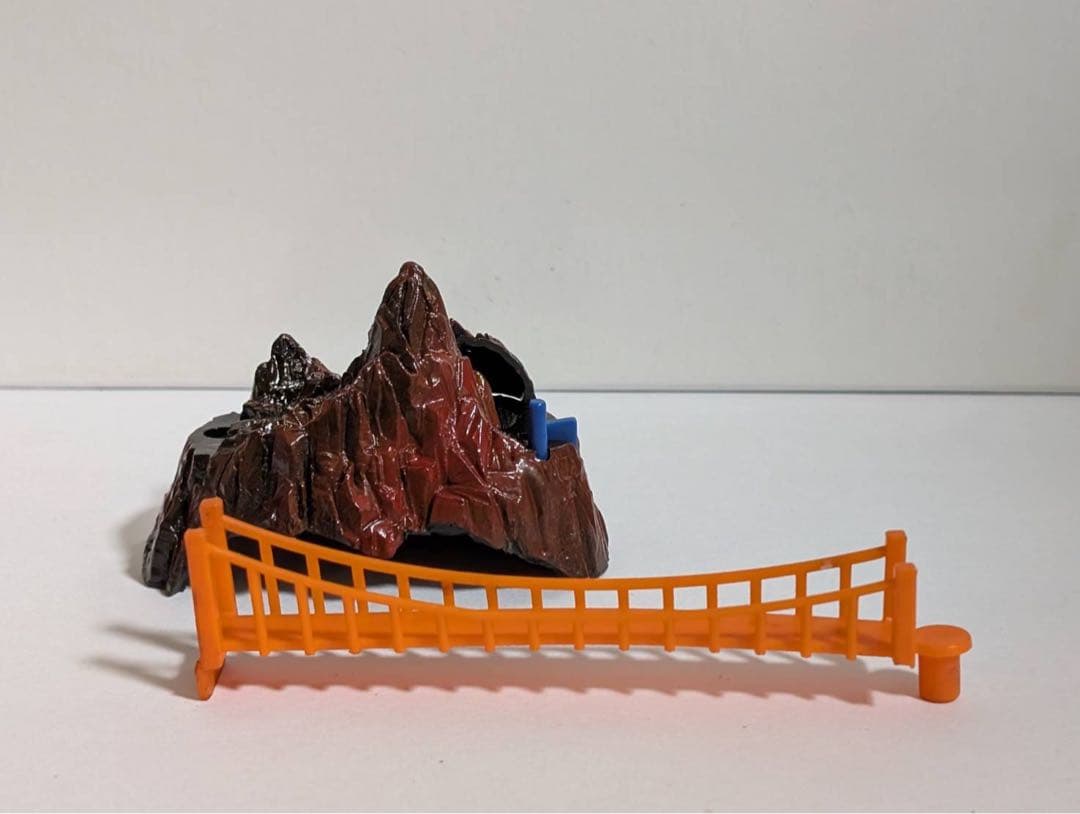 ウルトラマンレオ マック基地 タカトク Z合金 当時物 希少