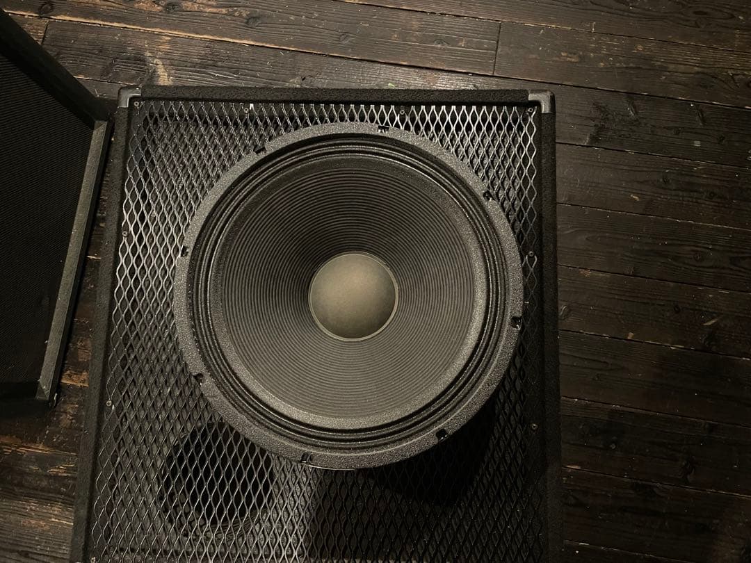 Peavey ベースキャビネット BX115-BW