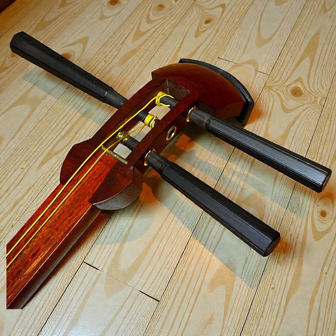 長唄三味線 中棹 硬木棹 木製糸巻・胴掛（五厘大） ハードケース付 現状品