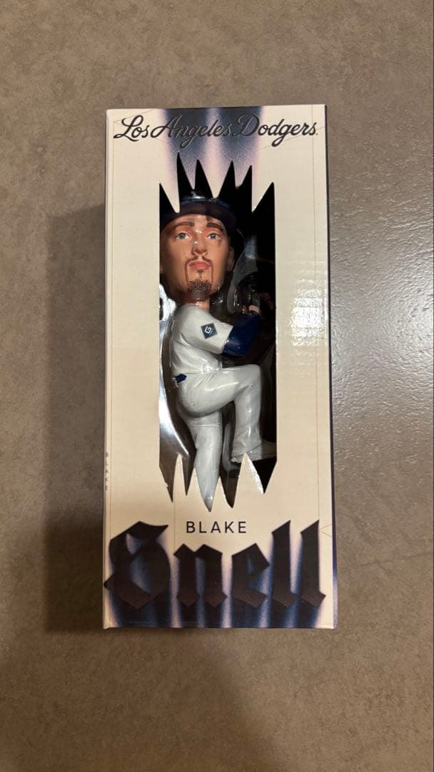 2025/6/16配布　ロサンゼルス・ドジャース ブレイク・スネル フィギュア
