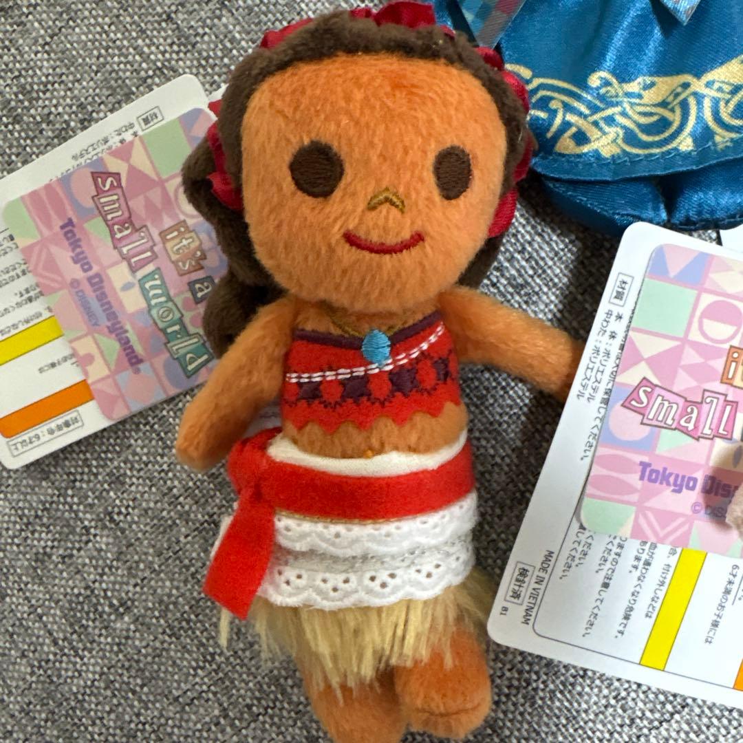 イッツアスモールワールド　メリダ　モアナ ラプンツェル タグ付 ぬいぐるみバッジ