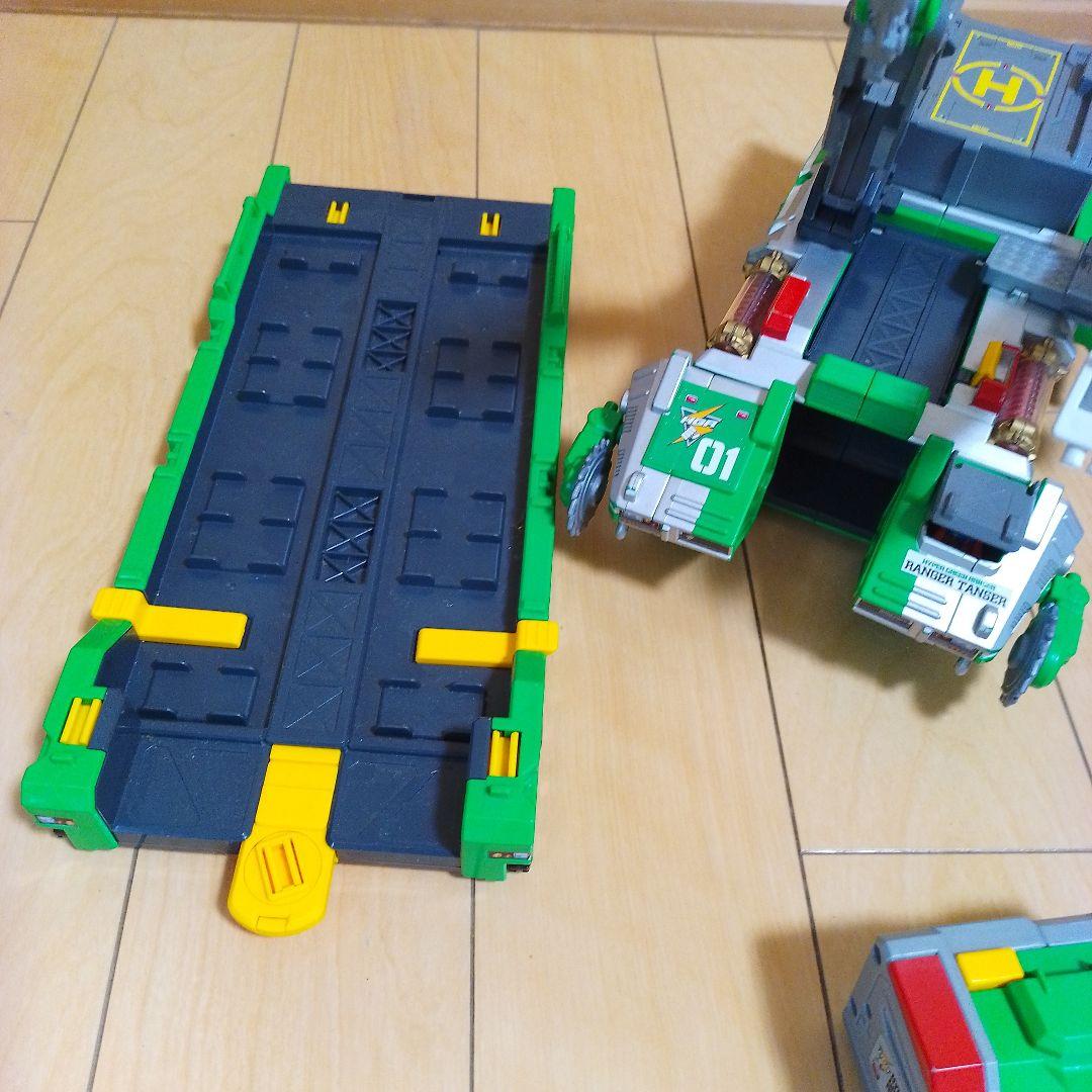 トミカ　 ハイパーグリーンレンジャー3号 レンジャートレーラー ハイパーシリーズ