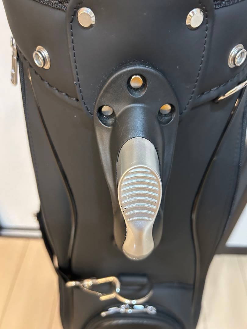 ※最終値下げ 2025テーラーメイド キャディバッグ ※ヘッドカバー付き