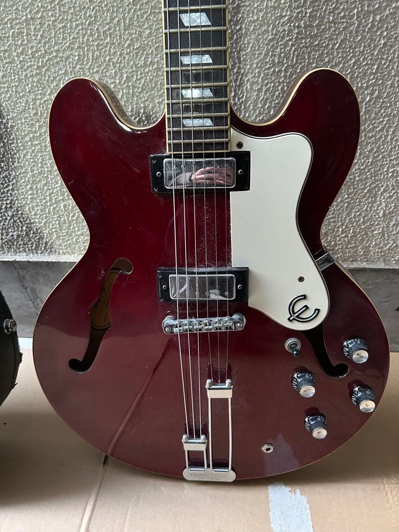 Epiphone Riviera セミアコースティックエレキギター　ハードケース