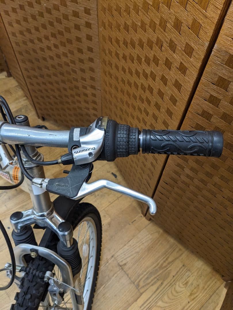 U023 マウンテンバイク　26インチ　サスペンション付き　シルバー