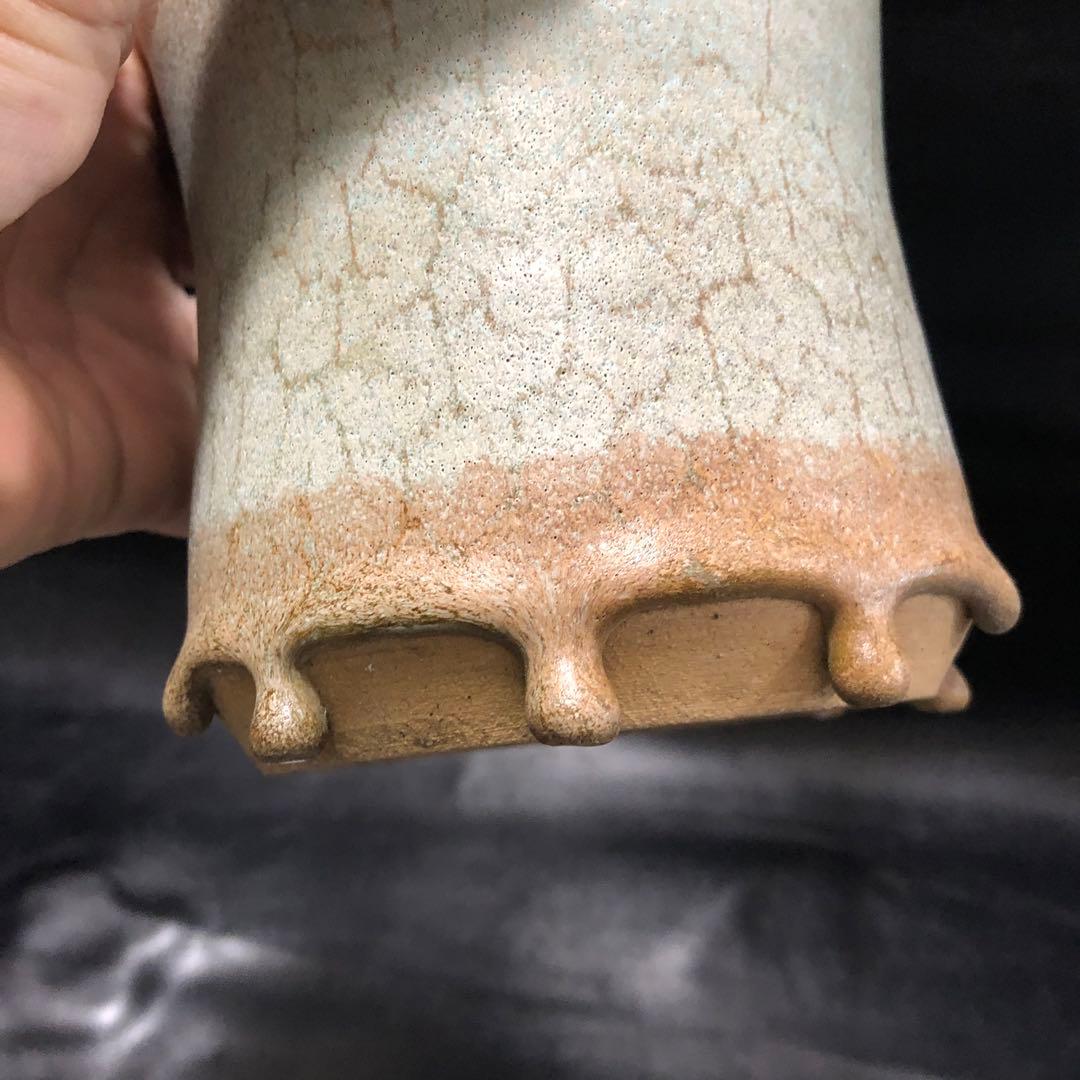 美しい古美術◼️蔵の裏からかなり雰囲気のある蓋のある花瓶のような謎の陶器が出て来た