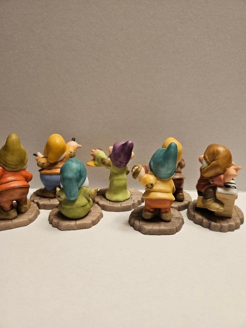 Disney白雪姫 七人の小人 陶器フィギュア 7体セット